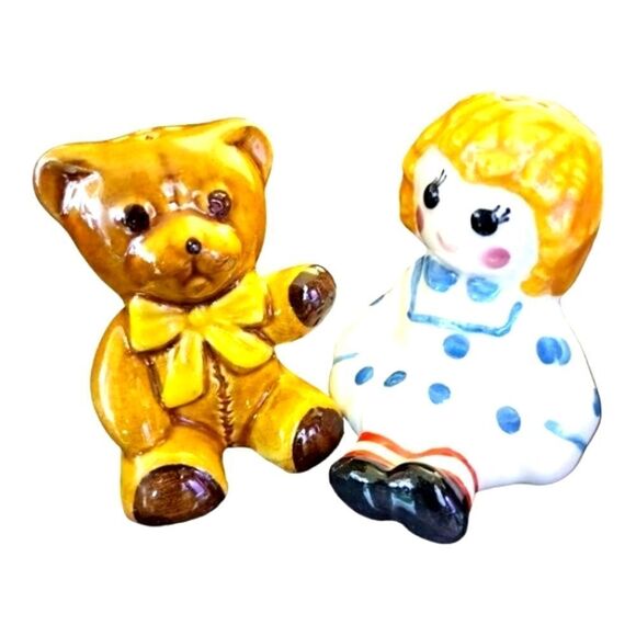 AVON  RAGGEDY ANN & TEDDY SALT& PEPPER Shaker WEISS Painted  BRAZIL CERAMIC - Picture 1 of 8
